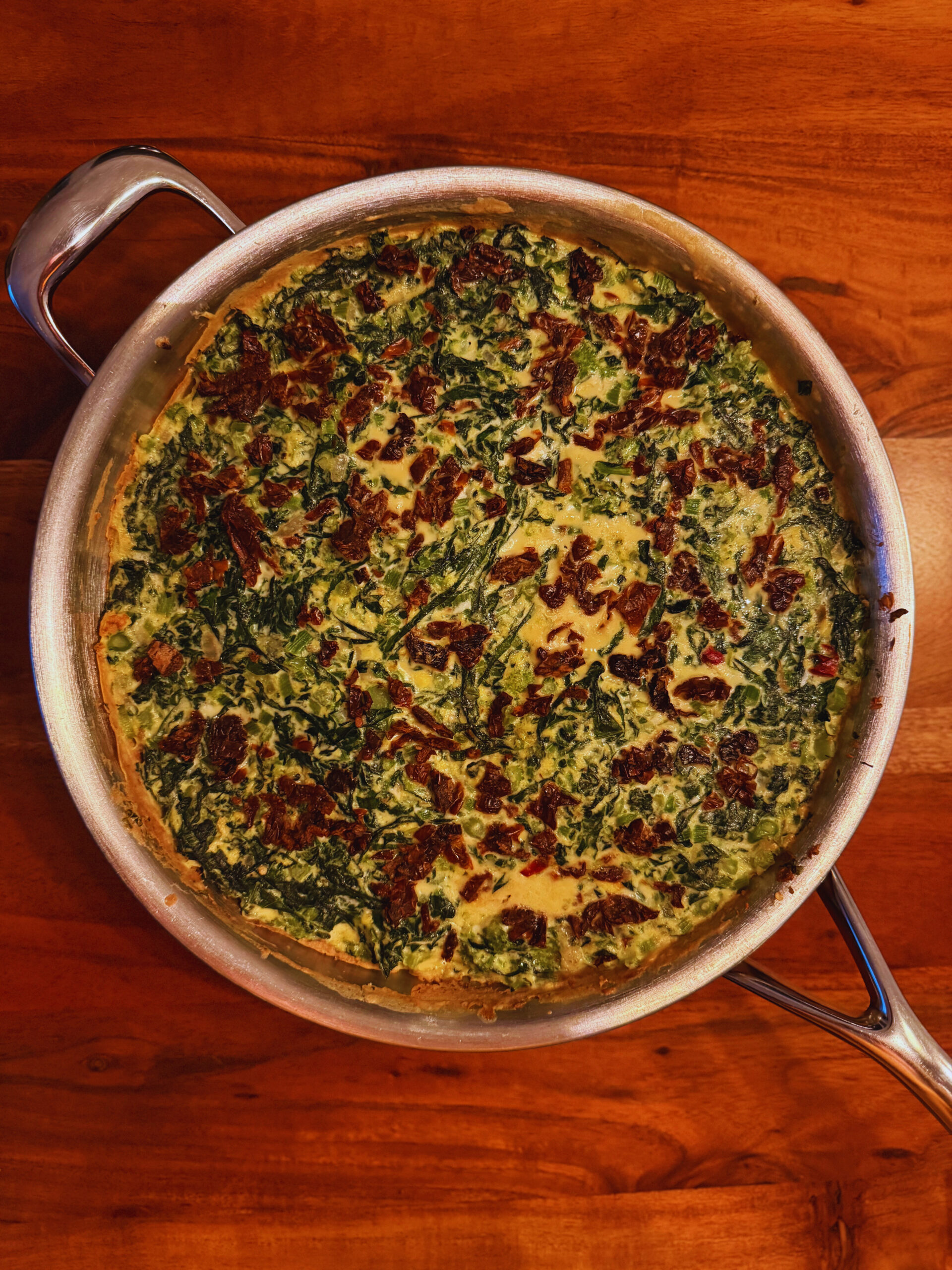 Cima-di-Rapa Frittata mit getrockneten Tomaten